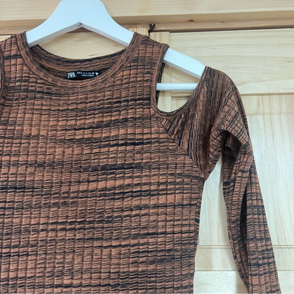 NWOT Zara Cold Shoulder Midi Ribbed Sweater Dress Size Small brown/ black/ rust - Picture 7 of 8